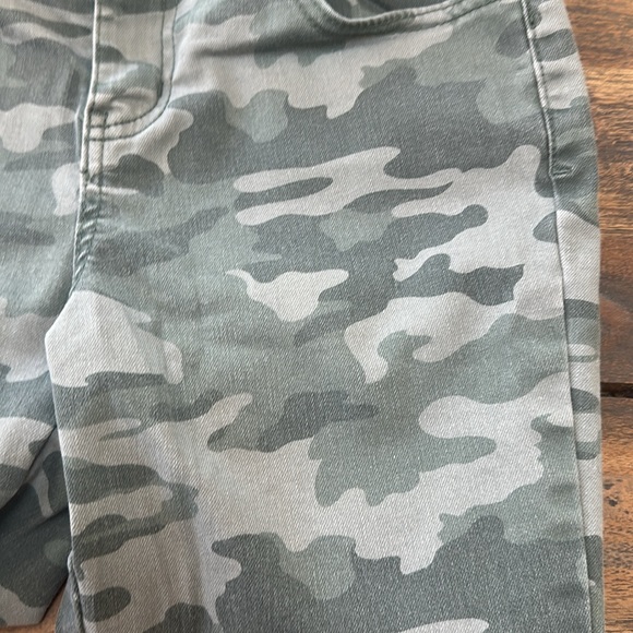 Cat & Jack- Camo Jeggings - Picture 3 of 4